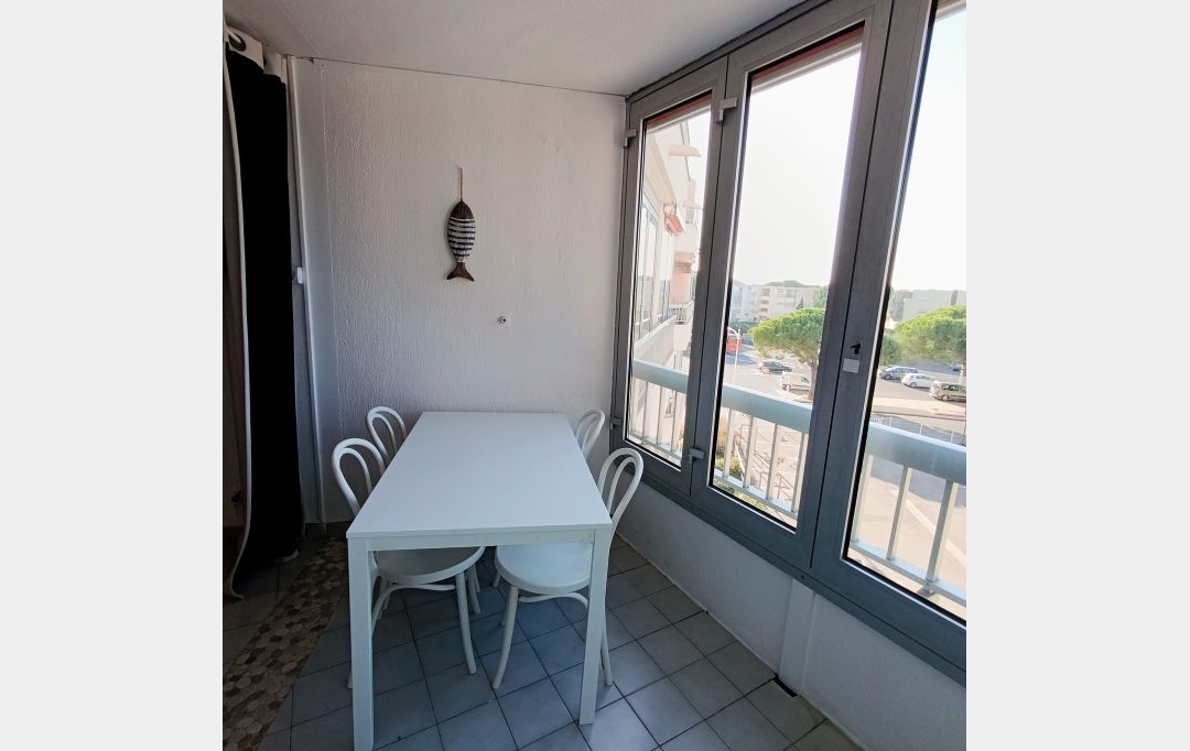 API AGENCE : Apartment | LE GRAU-DU-ROI (30240) | 30 m2 | 350 € 